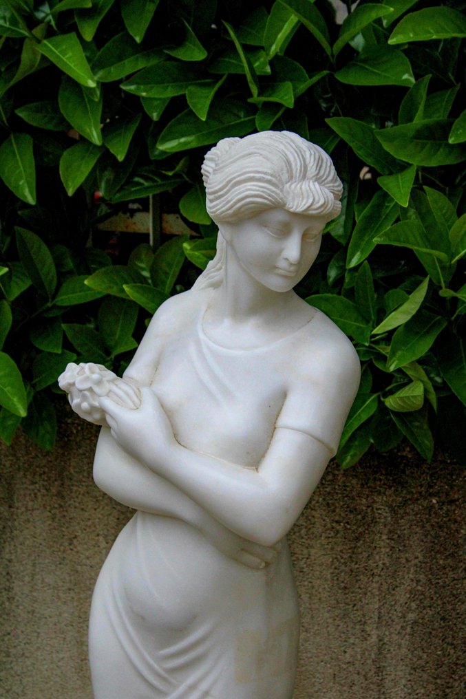 Statue, Giovane fanciulla con fiori - 120 cm - Marble #1.0