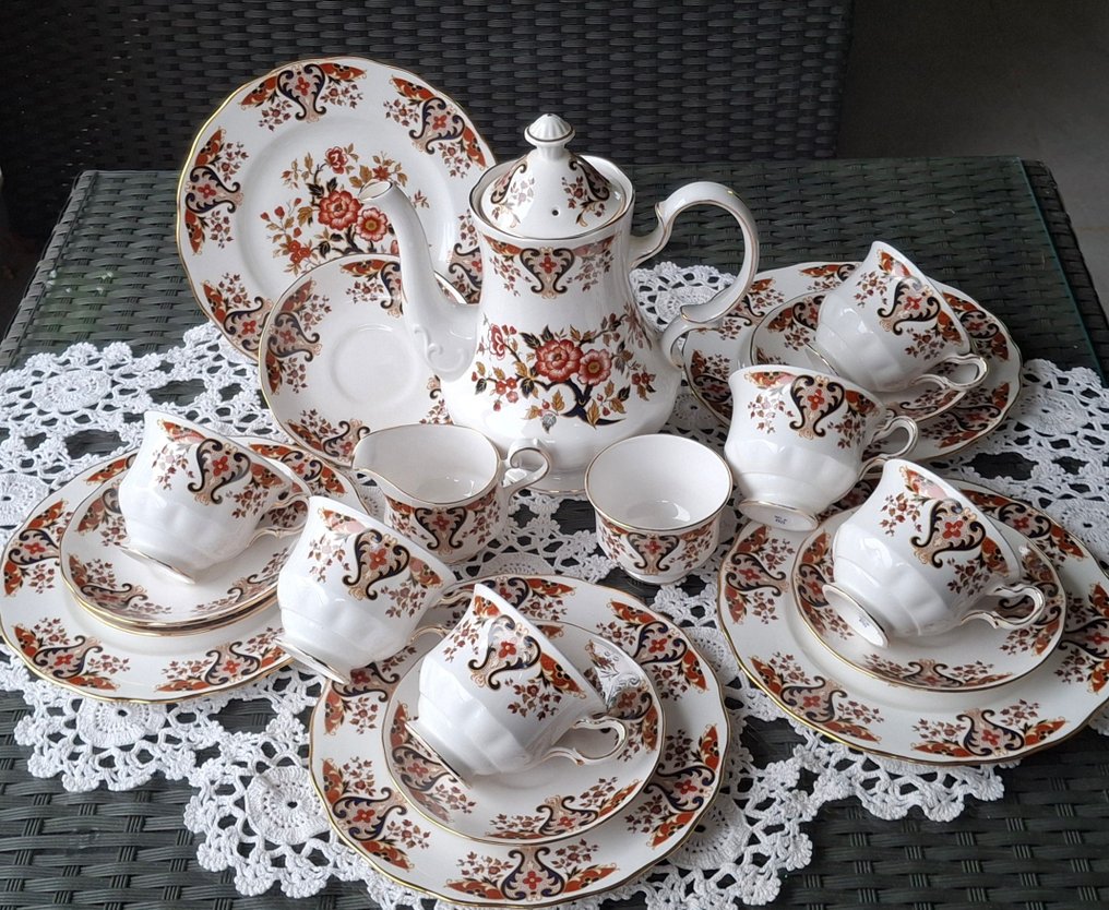 Colclough - Kaffe- och teservis (21) - Royale - Benporslin #3.2