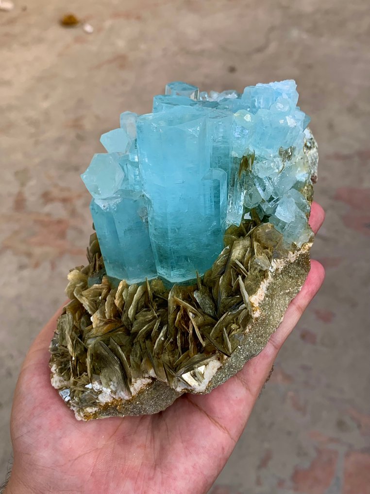 Acquamarina Esemplare - Altezza: 165 mm - Larghezza: 120 mm- 1418 g - (1) #3.2