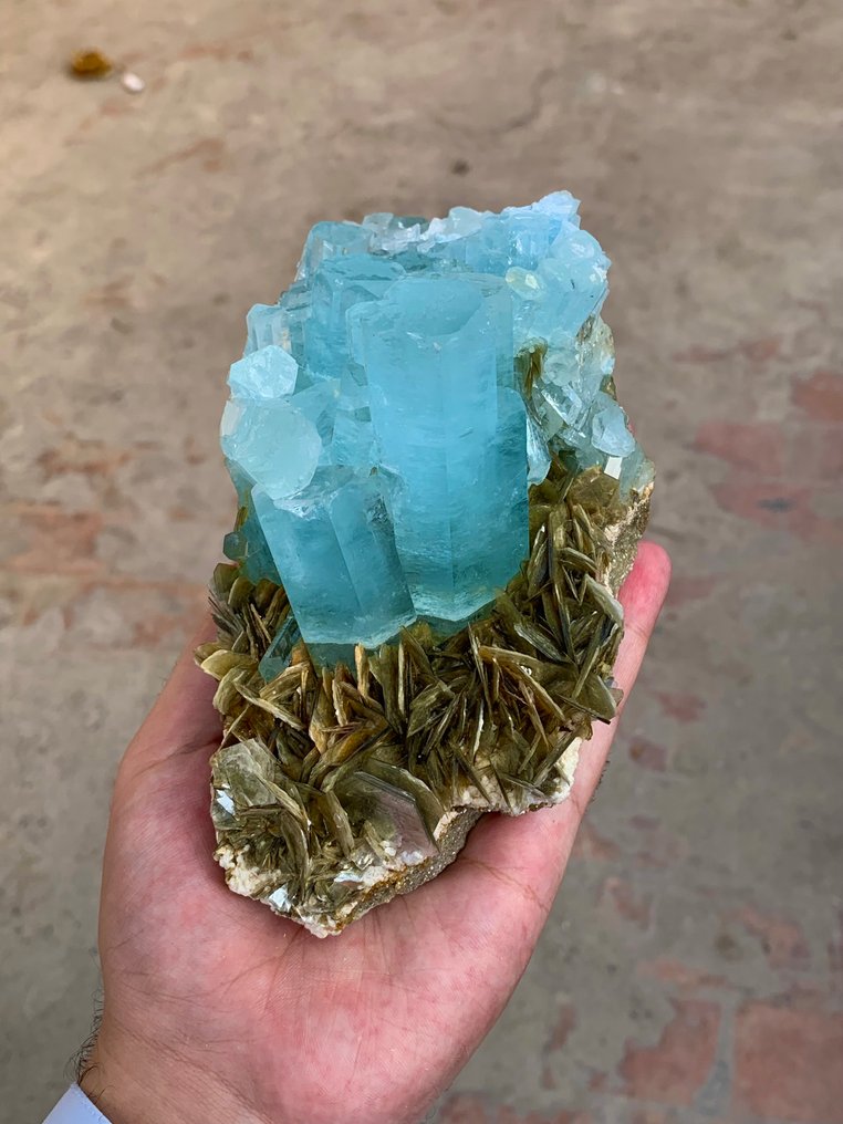 Acquamarina Esemplare - Altezza: 165 mm - Larghezza: 120 mm- 1418 g - (1) #1.0