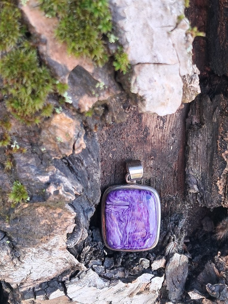 925银珠宝，配以高品质的Ciaroite，独一无二的作品。 - 高度: 31 mm - 闊度: 20 mm- 8.2 g - (1) #3.2