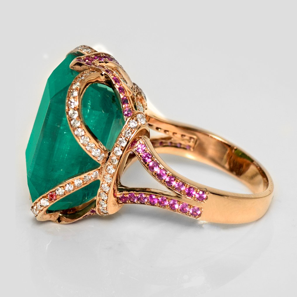 Ring - 18 karat Rosegull, GIA&IGI 20,18 ct Zambia - 21.17ct. tw. Smaragd - Diamant #2.1