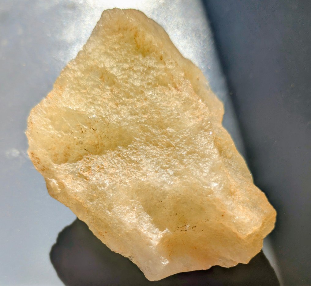 Libyan Desert Glass Tektite - Height: 100 mm - Width: 75 mm - 246 g #2.1