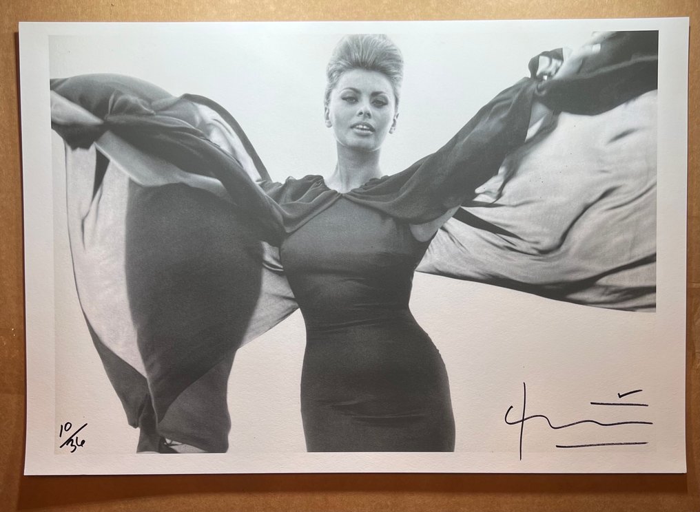 Bert Stern (1929–2013) - Bert Stern Signed Famous Sophia Loren #1.0
