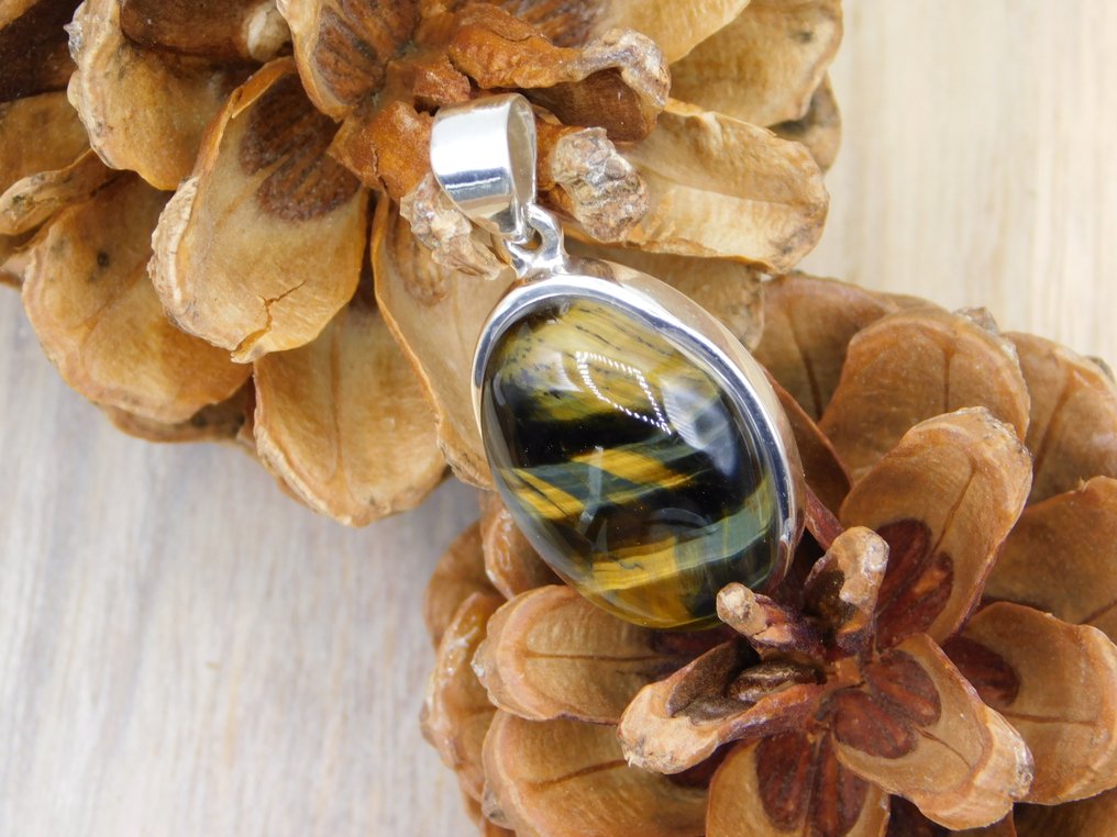 925 silver jewelry with Falcon's Eye, top quality, one-of-a-kind piece. - Height: 35 mm - Width: 15 mm- 7.8 g - (1) #4.3