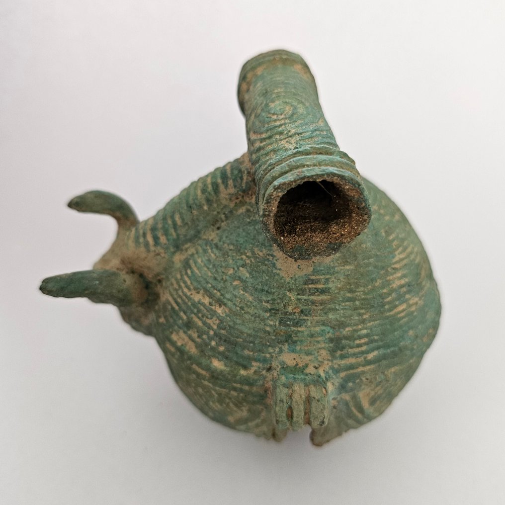 晚期栋桑 黄铜色 重要的公牛头仪式钟 - 83 mm #4.3