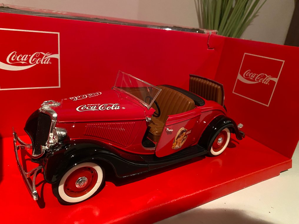 Solido 1:18 - Modellauto - Ford V8 Roadster - Coca Cola #2.1