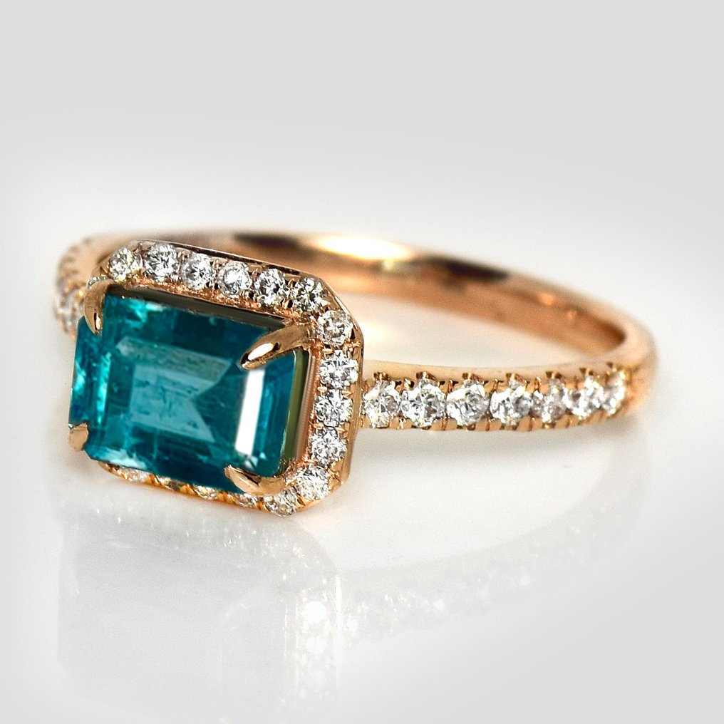 Ingen mindstepris - Ring - 14 karat Rosaguld, IGI 1,53 ct Zambia let olieret intens blågrøn. - 1.90ct. tw. Smaragd - Diamant #2.1