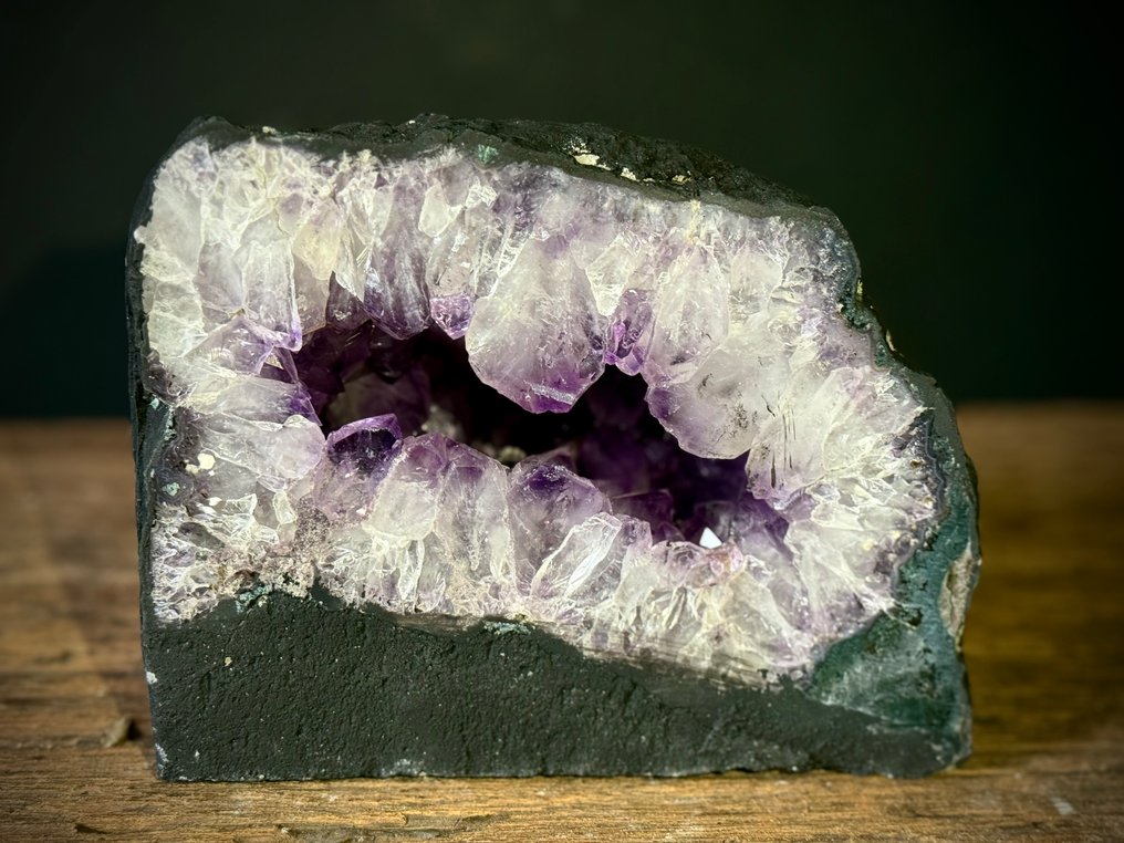 Amethyst Geode - Height: 14.5 cm - Width: 18.5 cm- 4.8 kg - (1) #4.3
