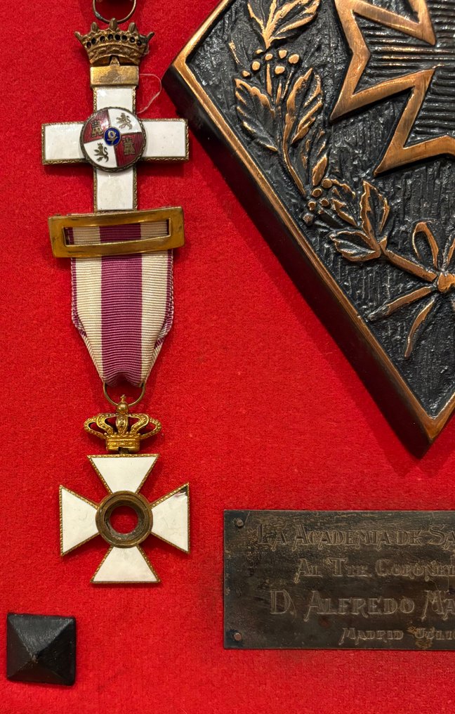 西班牙 - 軍功章 - 卓越的西班牙军事奖章批量 - 历史勋章收藏 #2.1