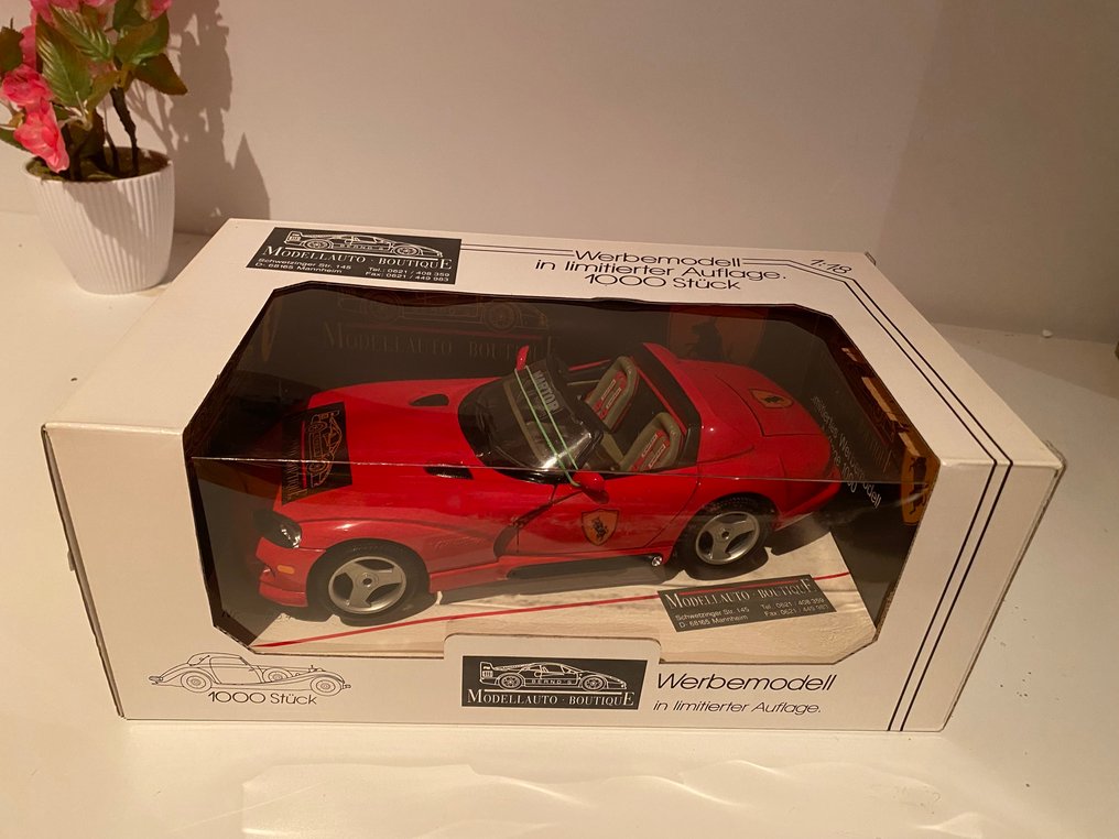 Bburago 1:18 - Model car - Dodge Viper - advertising model #1.0