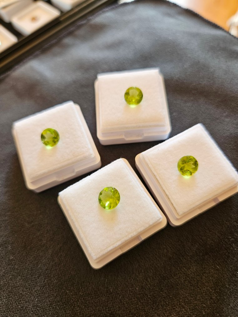 4 pcs Gul, Grønn Peridot - 5.62 ct - Antwerpen laboratorium for edelsten testing (ALGT) #4.3