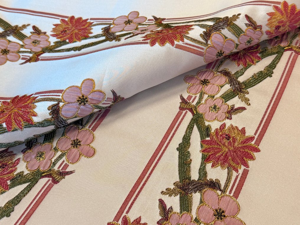 Fioriture Regali entre Linhas: Elegância Ritmada em Lampasso de Seda - Tecido para estofos - 3 m - 1.4 m #1.0