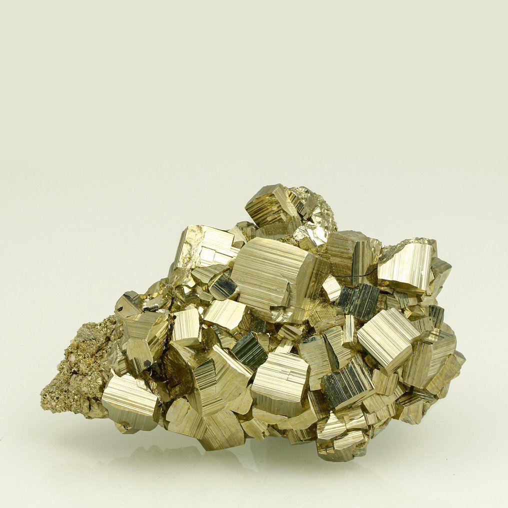 1.5公斤精致！稀有黄铁矿八面体金色收藏品！ 水晶在矩陣上 - 高度: 17.5 cm - 闊度: 11 cm- 1460 g #1.0