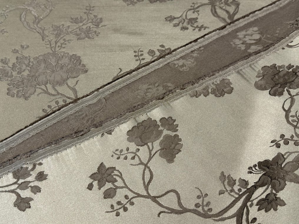 Silk lampasso with intertwined floral branches – Subtle elegance for refined interiors - Upholstery fabric - 2.5 m - 1.4 m #2.1