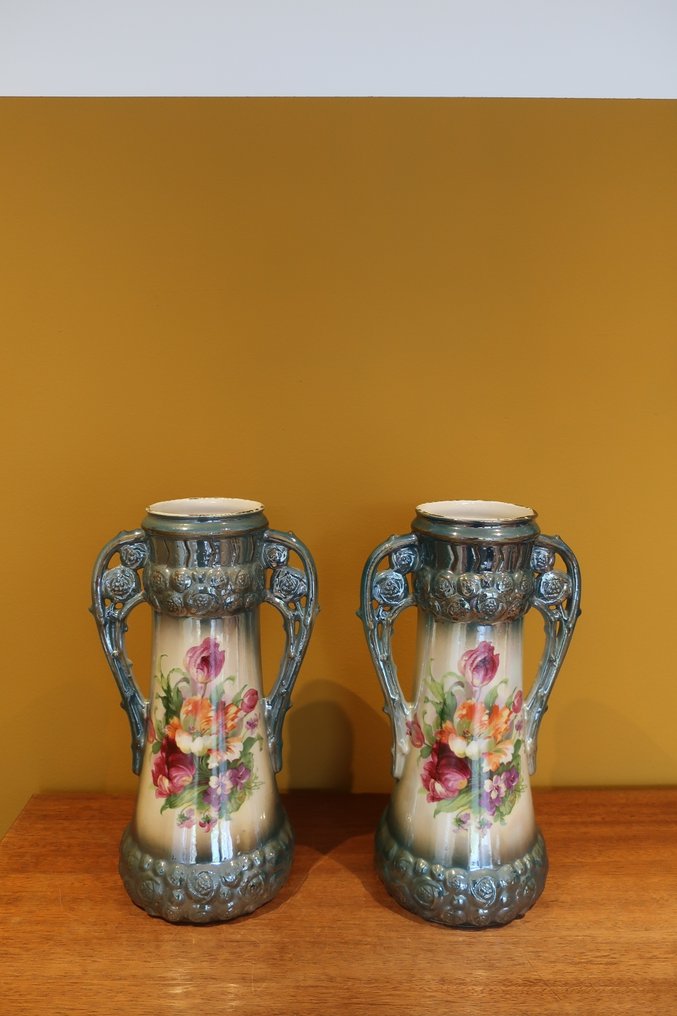 Vaas (2)  - Keramiek - twee vazen in art nouveau stijl #1.0