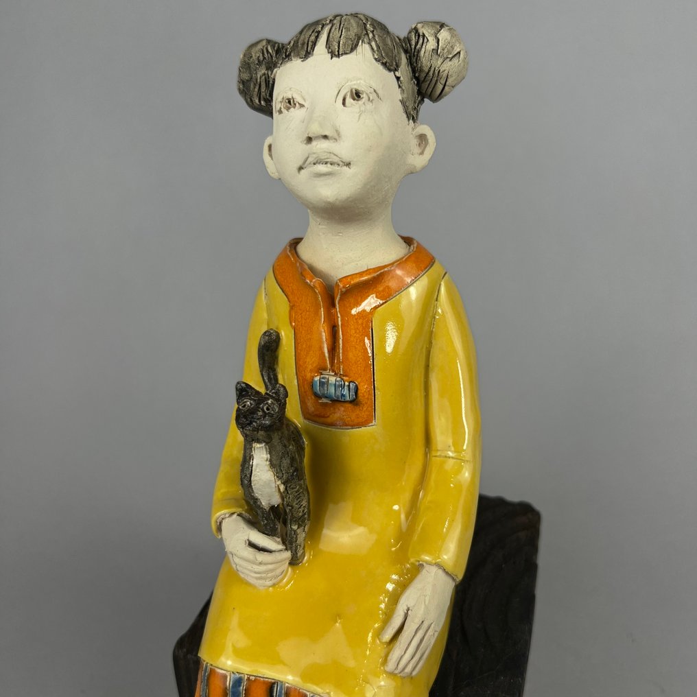 Ida - The girl with cat- hand made #1.0