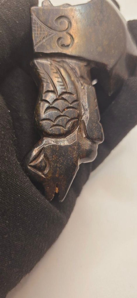 Smukt amulet Hongshan Acha forarbejdet med Fønix-æsen. - Amulet #4.3