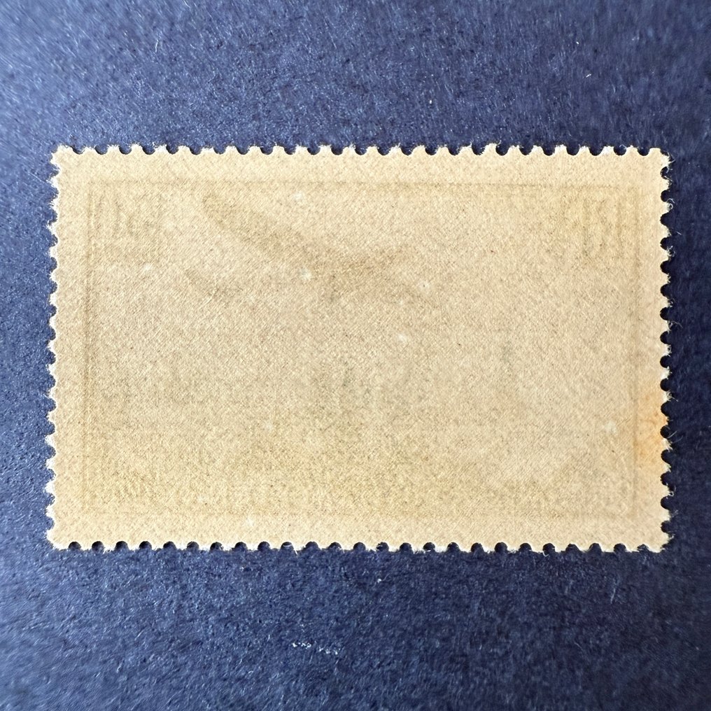 France  - Poste Aérienne Yvert 14 "Vue de Paris 50fr vert" en NEUF ** - TB #1.0