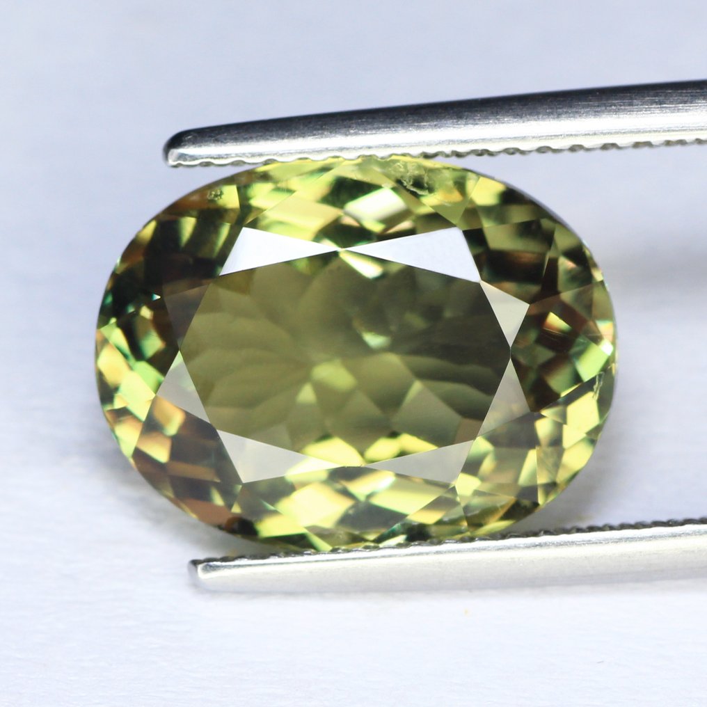 1 pcs Zöld, Sárga, Narancssárga, Rózsaszín, Többszínű Diaszpor - 7.77 ct - Nemzetközi Színes Drágakő Szövetség (ICA GemLab) - Színváltó Zultanite #1.0