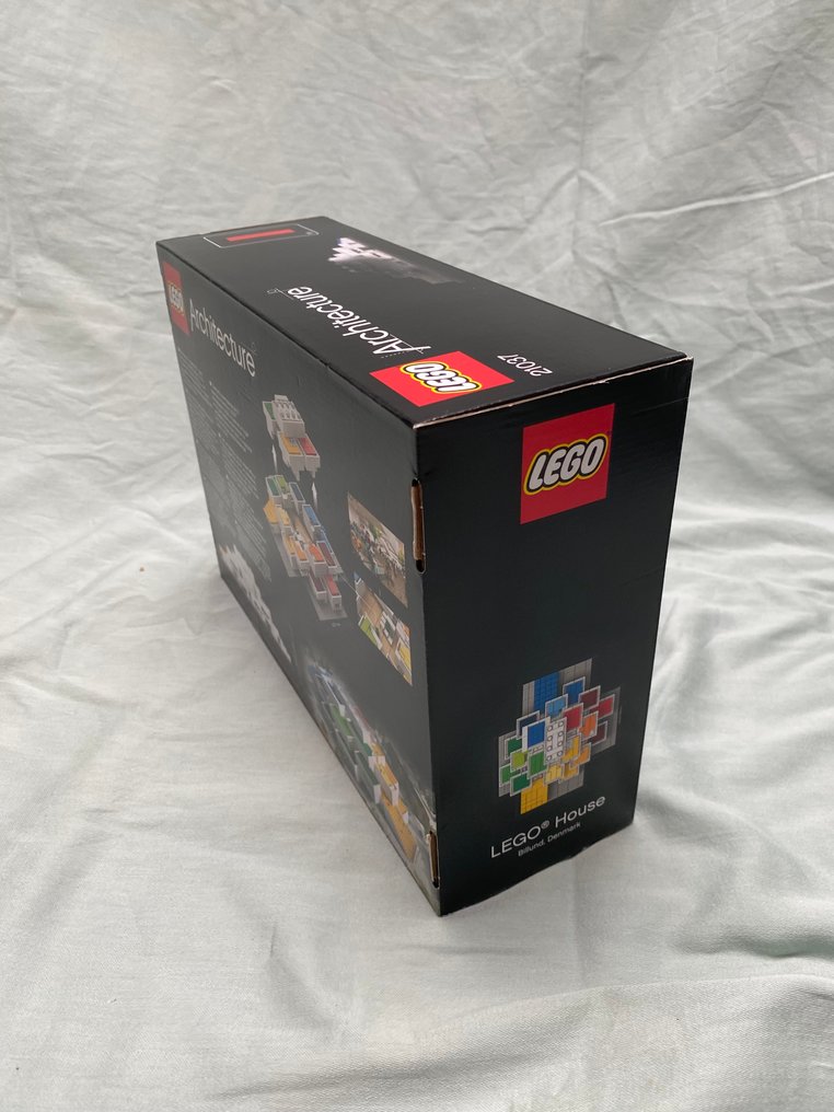 LEGO Set - 21037 - Architecture - LEGO House #2.1
