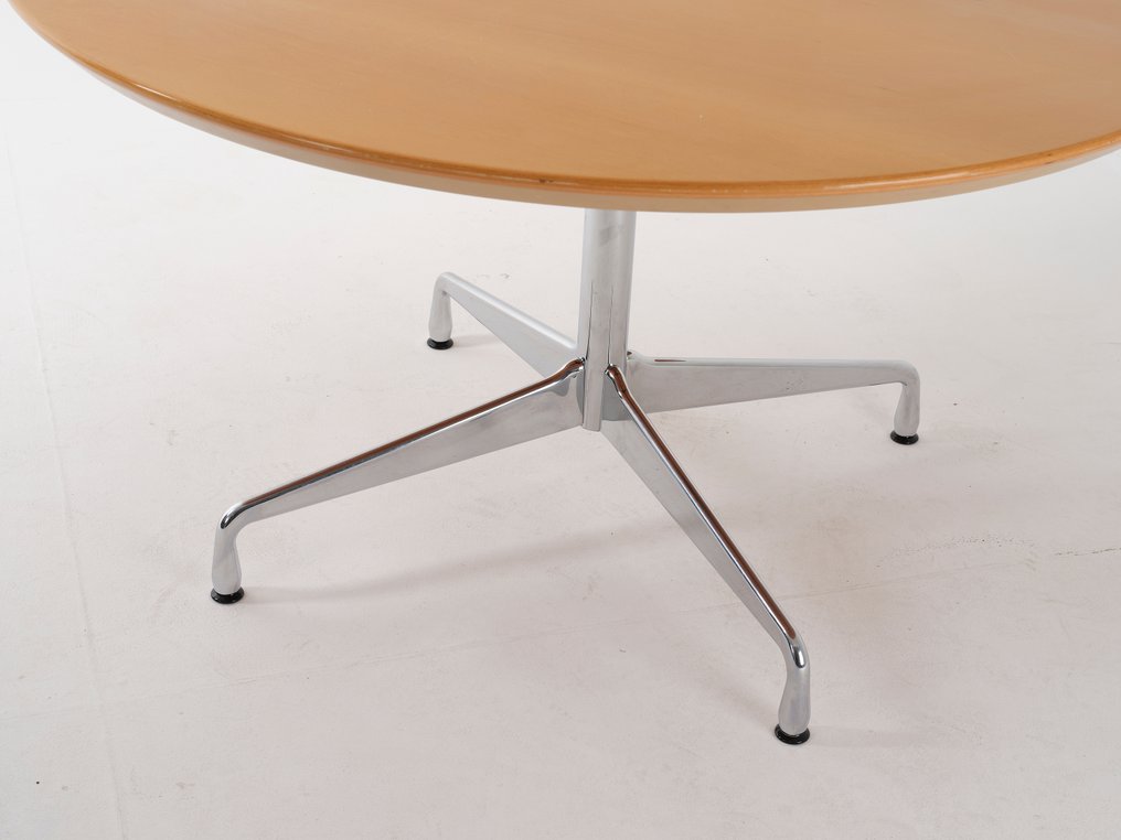 Vitra - Charles Eames - Tavolo - Alluminio, Acciaio, Legno - Tavola rotonda segmentata #2.1