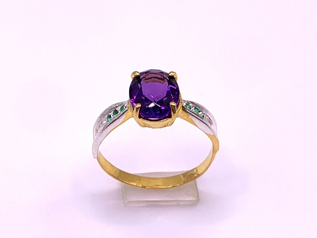 Ingen mindstepris - Ring - 9 kt. Gulguld, Sølv Ametyst - Smaragd #3.2