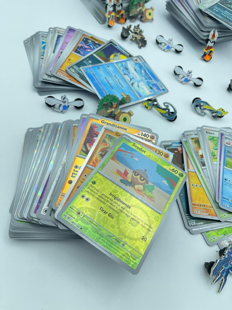 Pokémon - 2500 Mixed collection - Scarlet & Violet - Destined Rivals, Journey Together, Obsidian Flames, Paldea Evolved, Paldean Fates, Paradox Rift, Prismatic Evolutions, Scarlet & Violet 151, Scarlet & Violet Base Set, Shrouded Fable, Surging Sparks, Stellar Crown, Temporal Forces, Twilight Masquerade #4.3