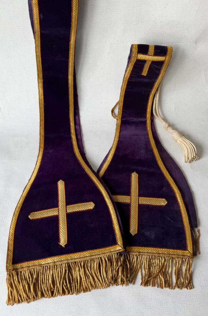 Θρησκευτικά και πνευματικά αντικείμενα (2) - βελούδο, ύφασμα, φούντες, εφαρμογές, χρυσό γαζόν - 1850-1900 - Stola & Manipel: Insignia #1.0