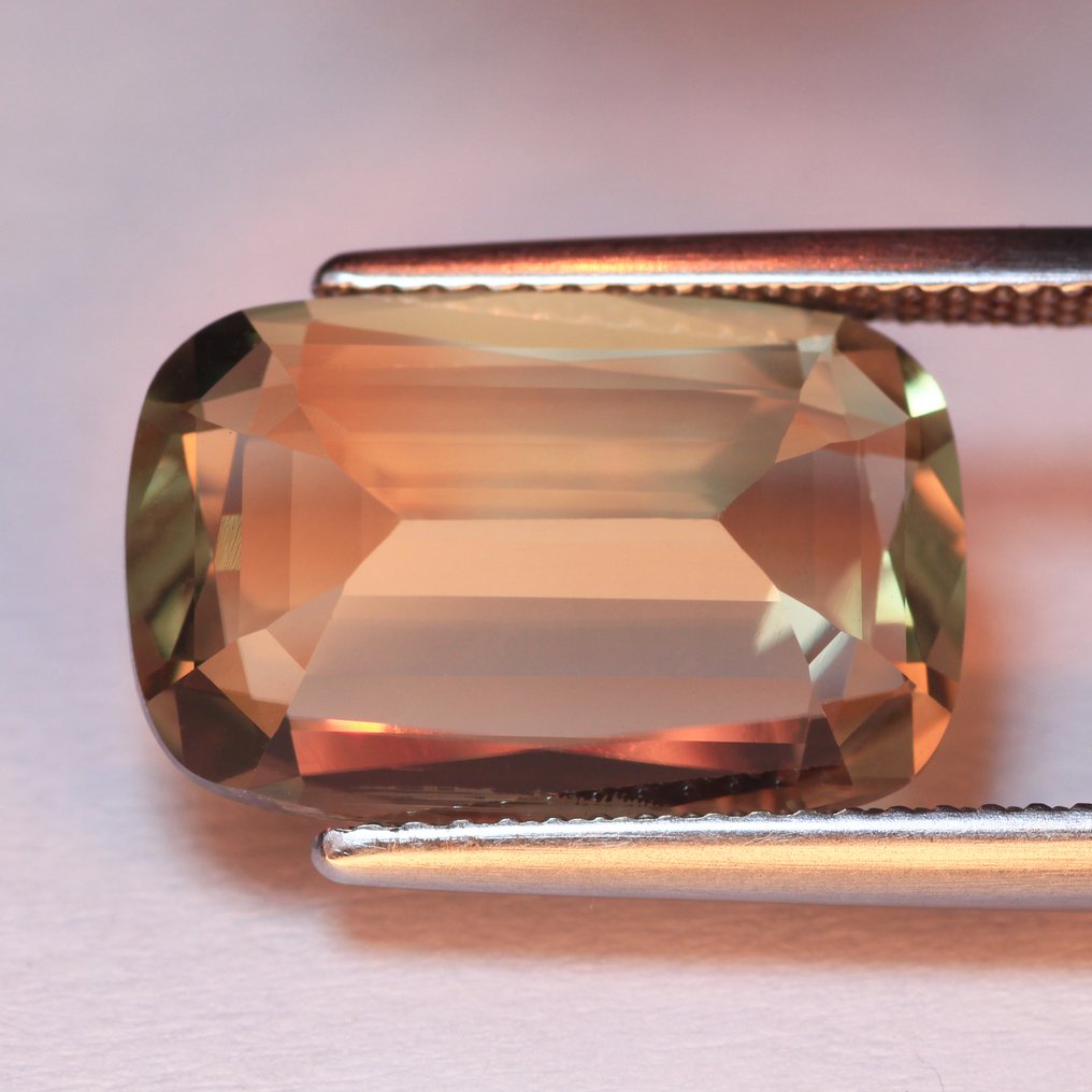 1 pcs Vert, Jaune, Rose, Orange Diaspore - 7.44 ct - International Colored Gemstone Association (ICA GemLab) - Zultanite changeant de couleur #3.2