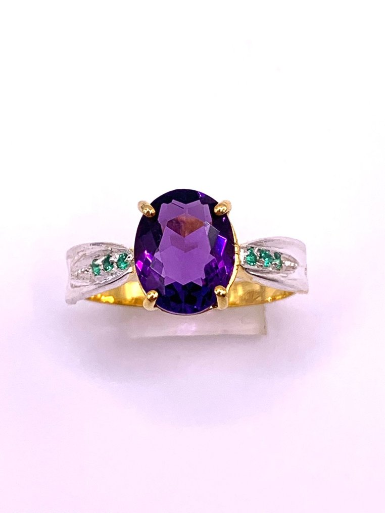 Ingen mindstepris - Ring - 9 kt. Gulguld, Sølv Ametyst - Smaragd #1.0