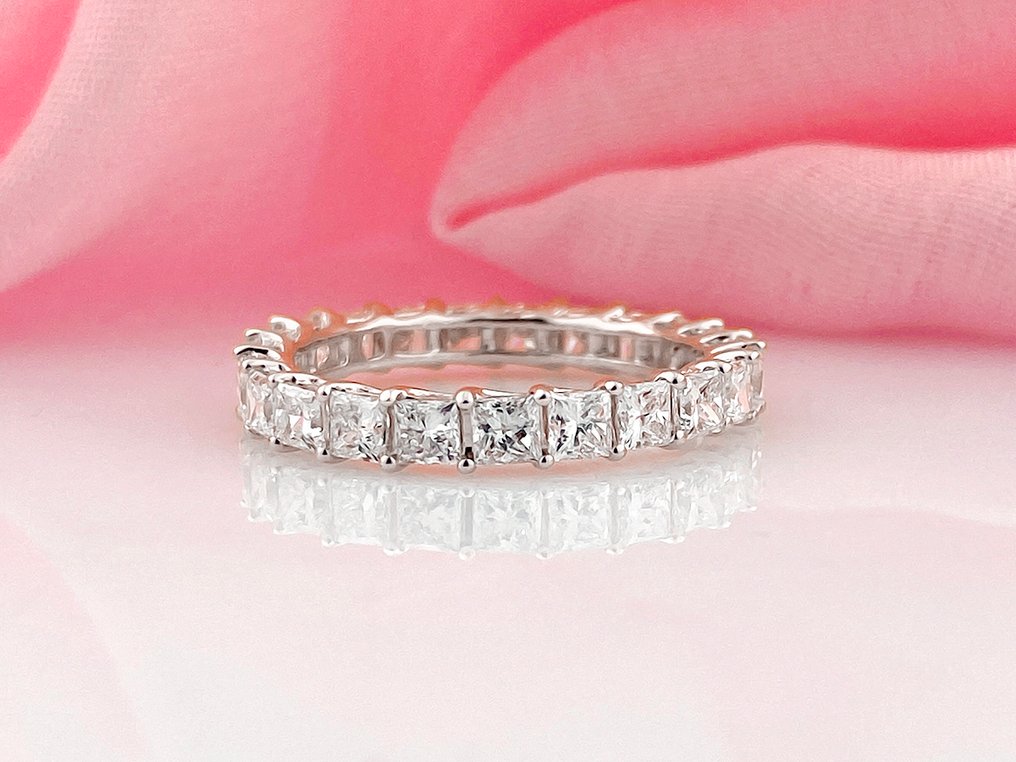 Ring - 14 karat Hvitt gull -  2.47ct. tw. Diamant (Lab-dyrket) #4.3