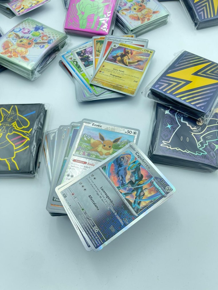 Pokémon - 2500 Mixed collection - Scarlet & Violet - Journey Together, Destined Rivals, Obsidian Flames, Paldea Evolved, Paldean Fates, Paradox Rift, Prismatic Evolutions, Scarlet & Violet Base Set, Scarlet & Violet 151, Shrouded Fable, Stellar Crown, Surging Sparks, Temporal Forces, Twilight Masquerade #1.0