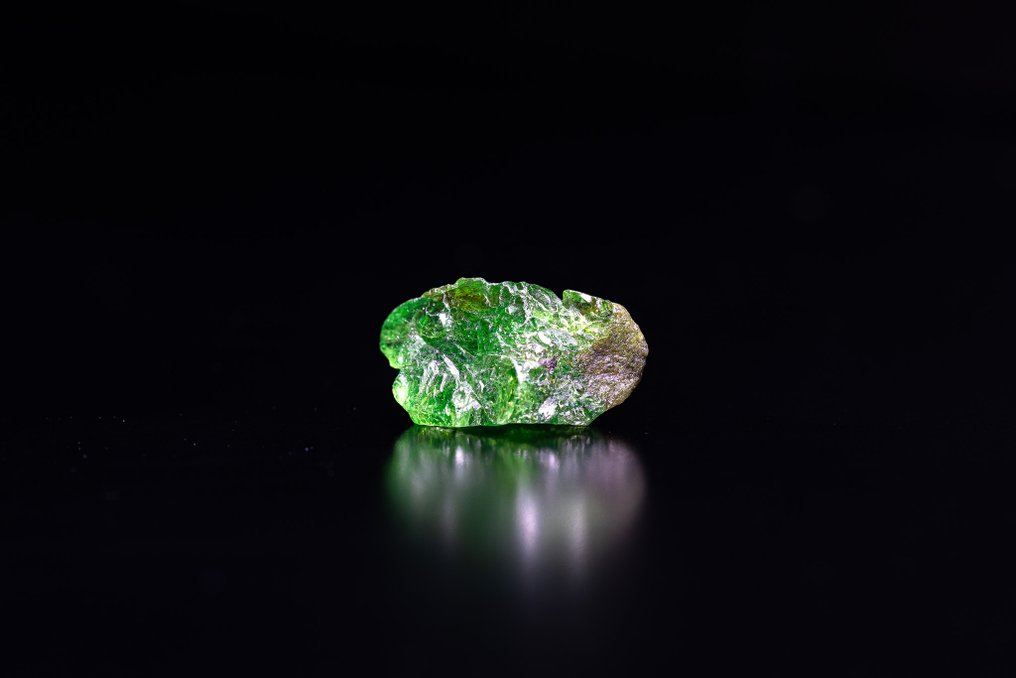 RARISSIME κρύσταλλος από TSAVORITE 1.755 καράτια - κορυφαία ποιότητα - Ύψος: 10.1 mm - Πλάτος: 5.8 mm- 0.35 g - (1) #4.3