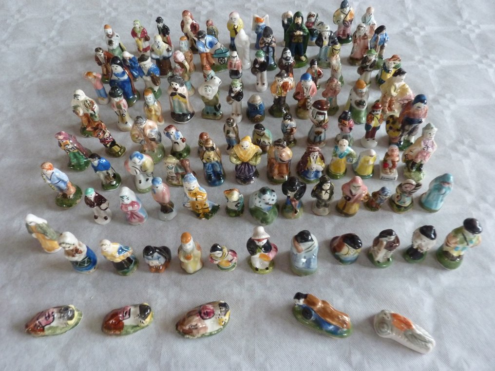Themed collection - More than 330 figurines, including characters, saints, newborns, animals, angels, and couples. #1.0