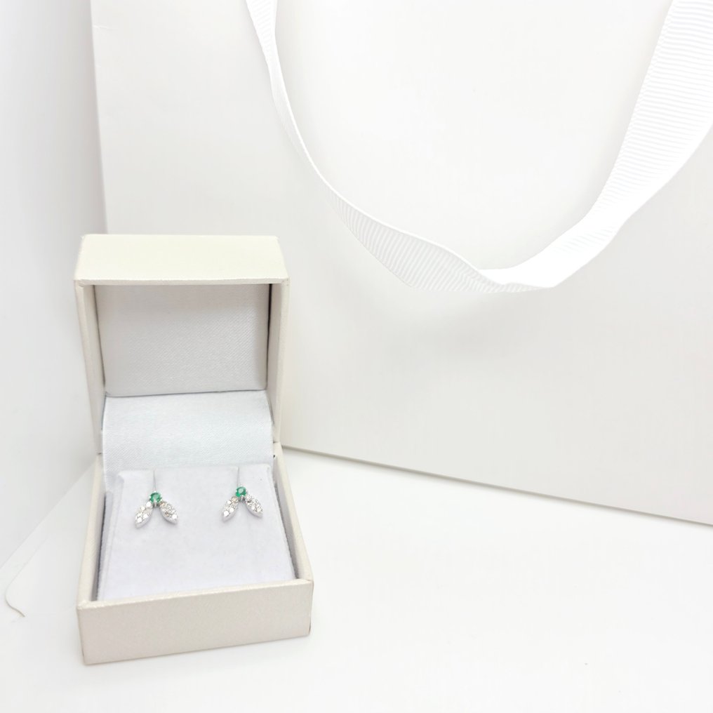 Zonder minimumprijs - Oorbellen - 14 karaat Witgoud - 0.39ct. tw. Smaragd - Diamant #4.3