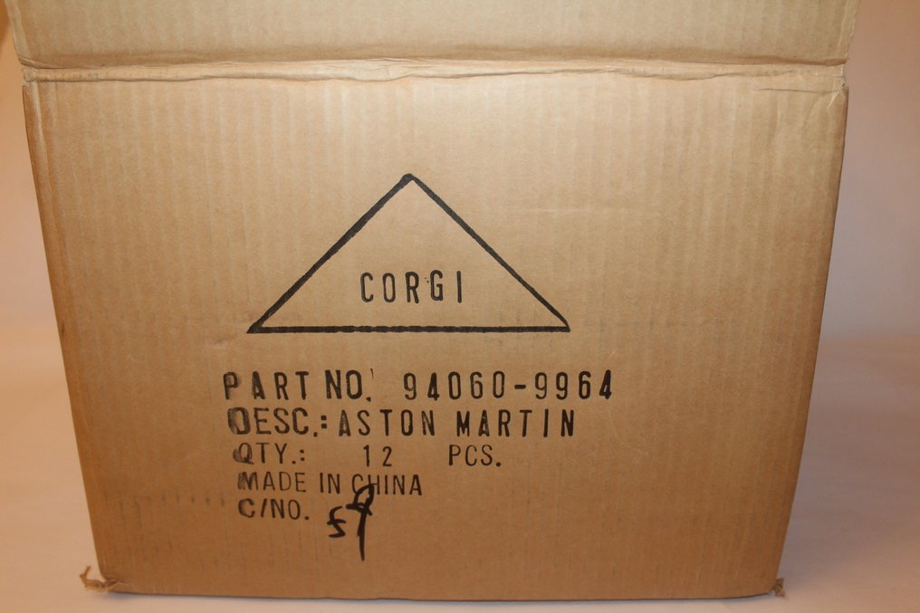 James Bond, Trade Pack of 12 Aston Martin DB5's & Badges- Rare Find - 94060 - Sean Connery - Corgi Toys #1.0