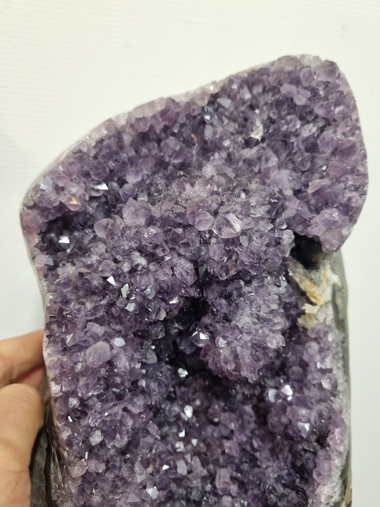 Very big standing Uruguay amethyst. - Height: 235 mm - Width: 180 mm- 5.52 kg #1.0