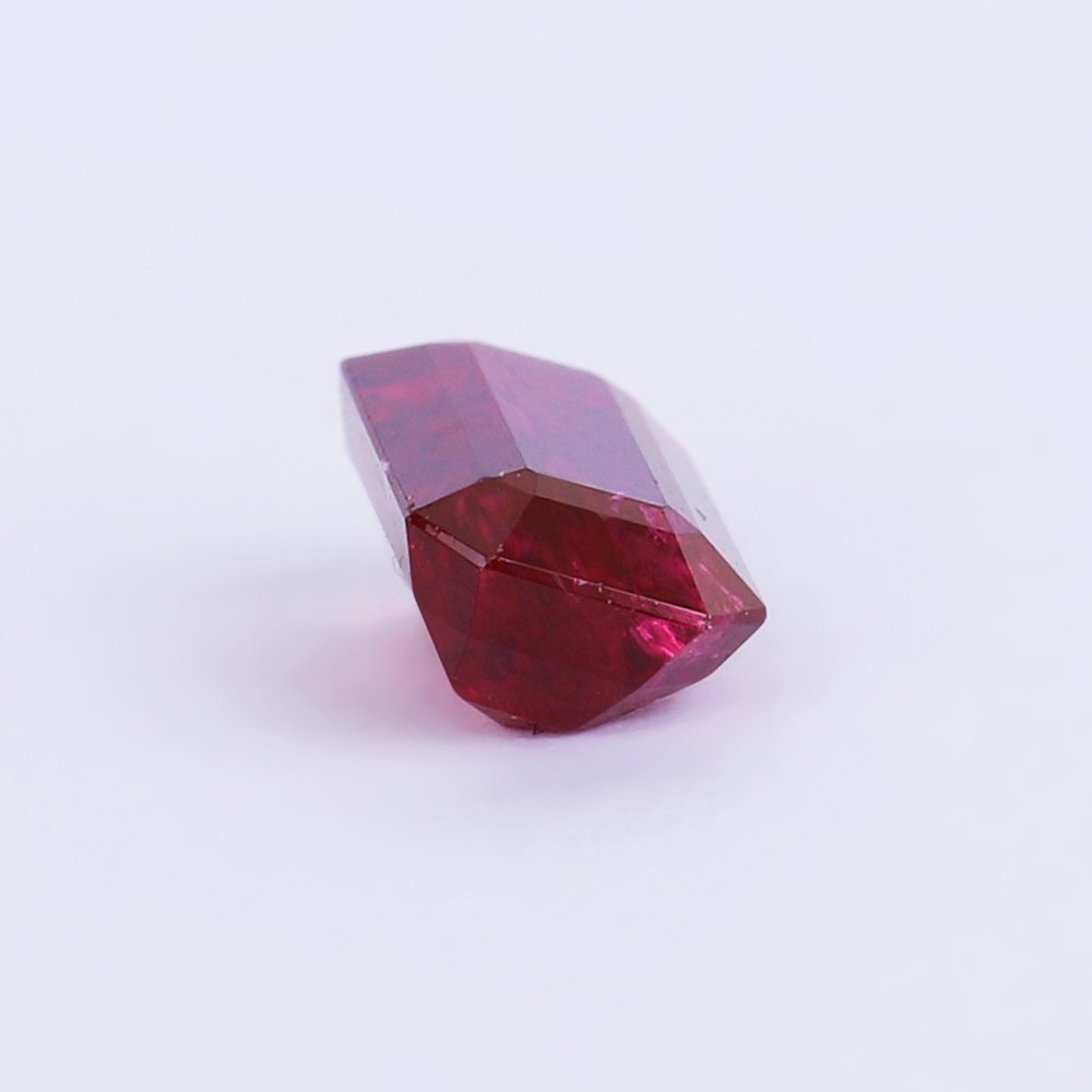 1 pcs Piros Rubin - 0.94 ct - Nemzetközi Gemmológiai Intézet (IGI) - Legjobb kezletlen rubin #3.2