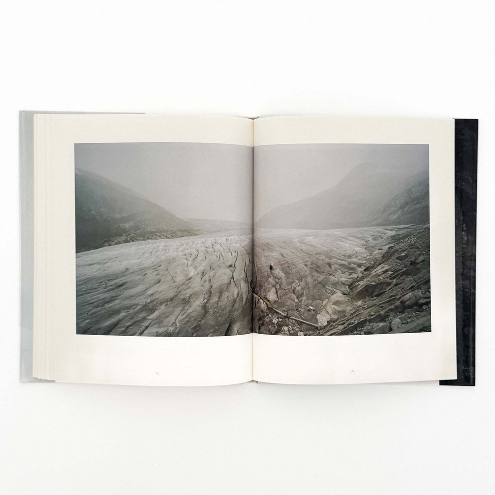 Naoya Hatakeyama - Two Mountains, Naoya Hatakeyama, Balthasar Burkhard - 2008 #4.3