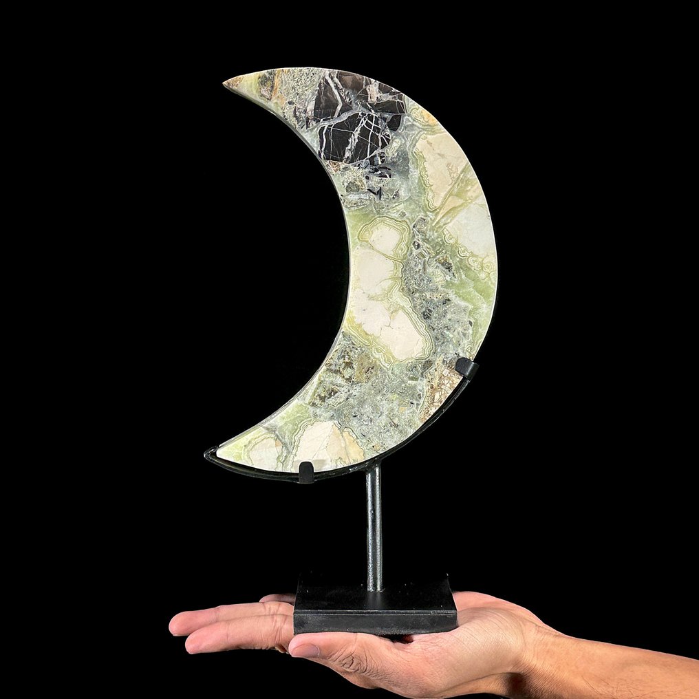 NO RESERVE PRICE - Wonderful Onyx Crescent Moon-Shaped on a custom stand - Height: 28 cm - Width: 15.3 cm- 1800 g - (1) #1.0