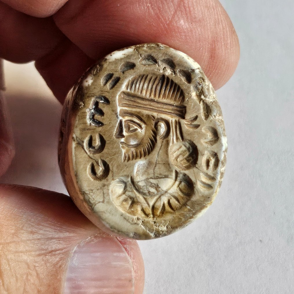 Asie centrale Limestone Perle-sceau du portrait du roi avec inscription - 26 mm  (Sans prix de réserve) #1.0