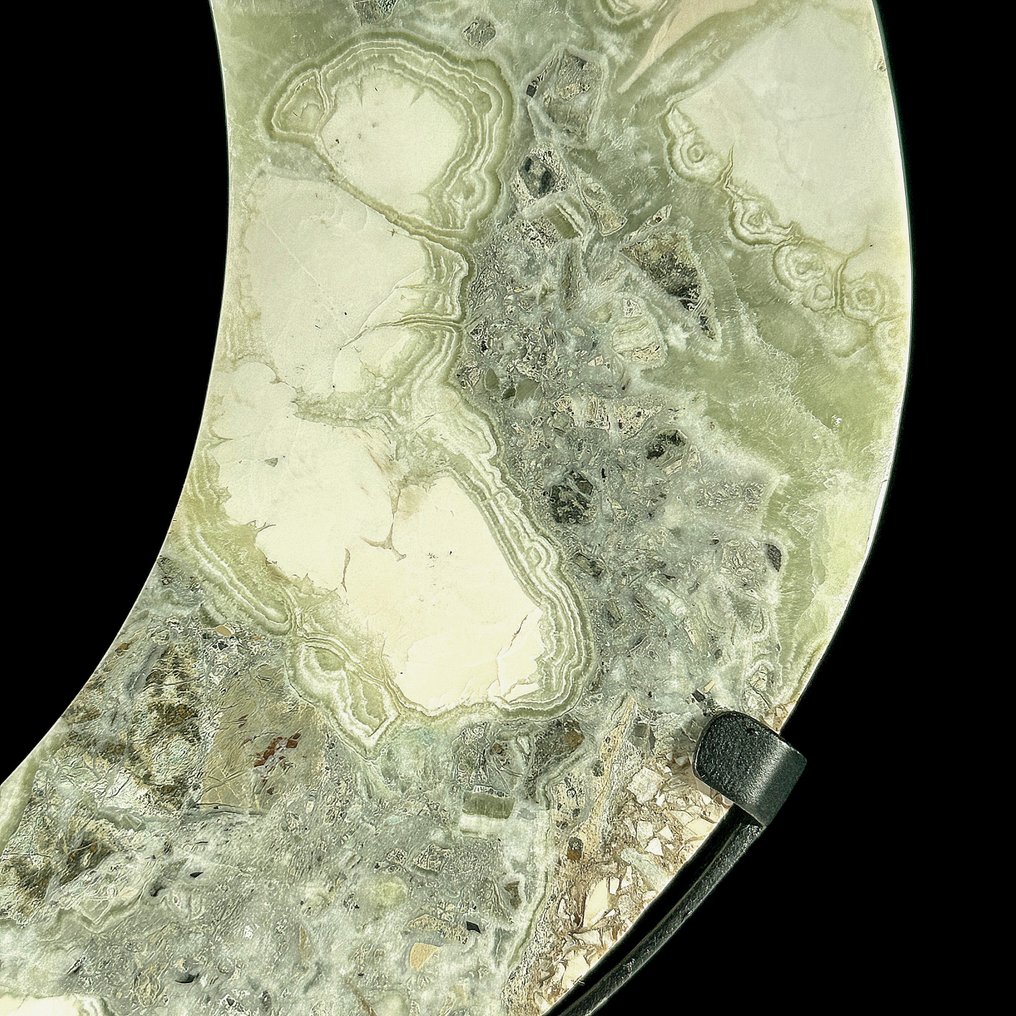 NO RESERVE PRICE - Wonderful Onyx Crescent Moon-Shaped on a custom stand - Height: 28 cm - Width: 15.3 cm- 1800 g - (1) #4.3