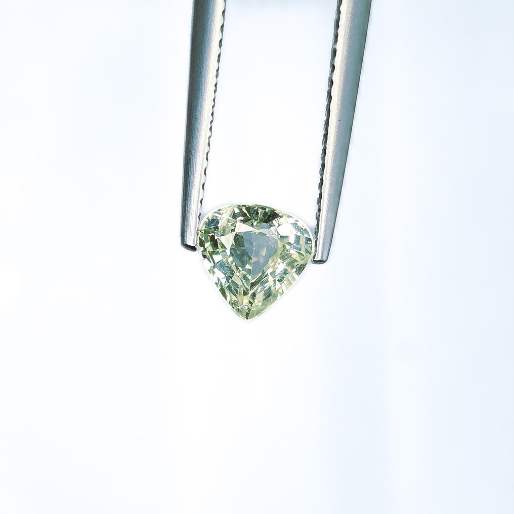 No Reserve Price Garnet - 2.35 ct - International Gemological Institute (IGI) - Rare Grassularite Garnet #3.2