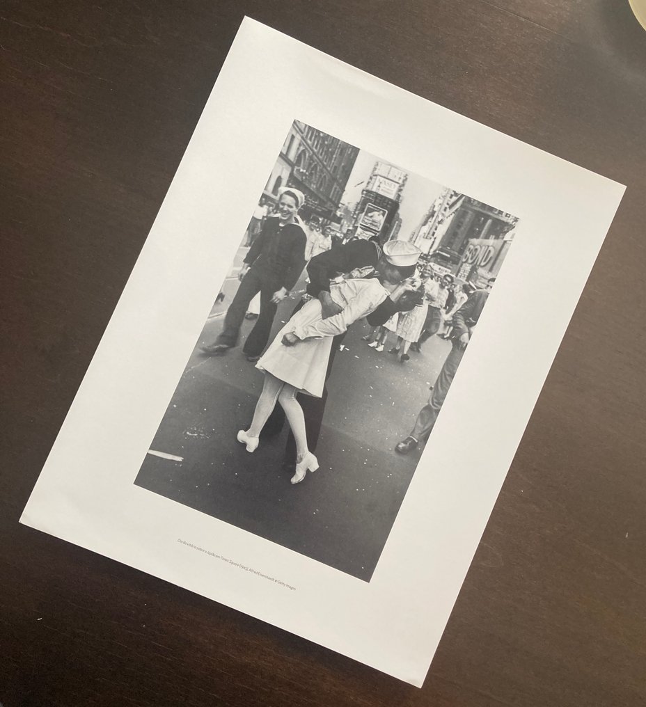 Alfred Eisenstaedt (1898–1995) - Victory Day in Times Square (1945) #2.1