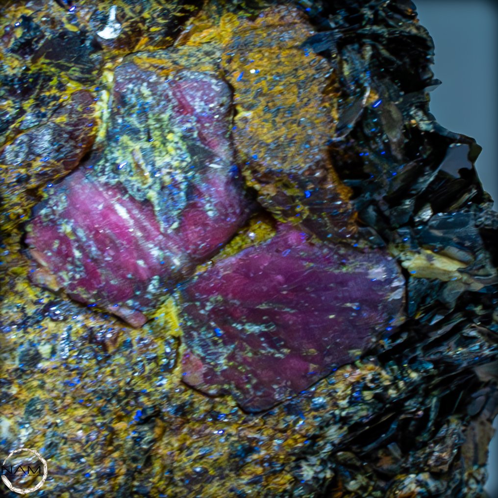 Natural multicolored sapphire on matrix 419.95 ct from Kenya- 83.99 g #4.3