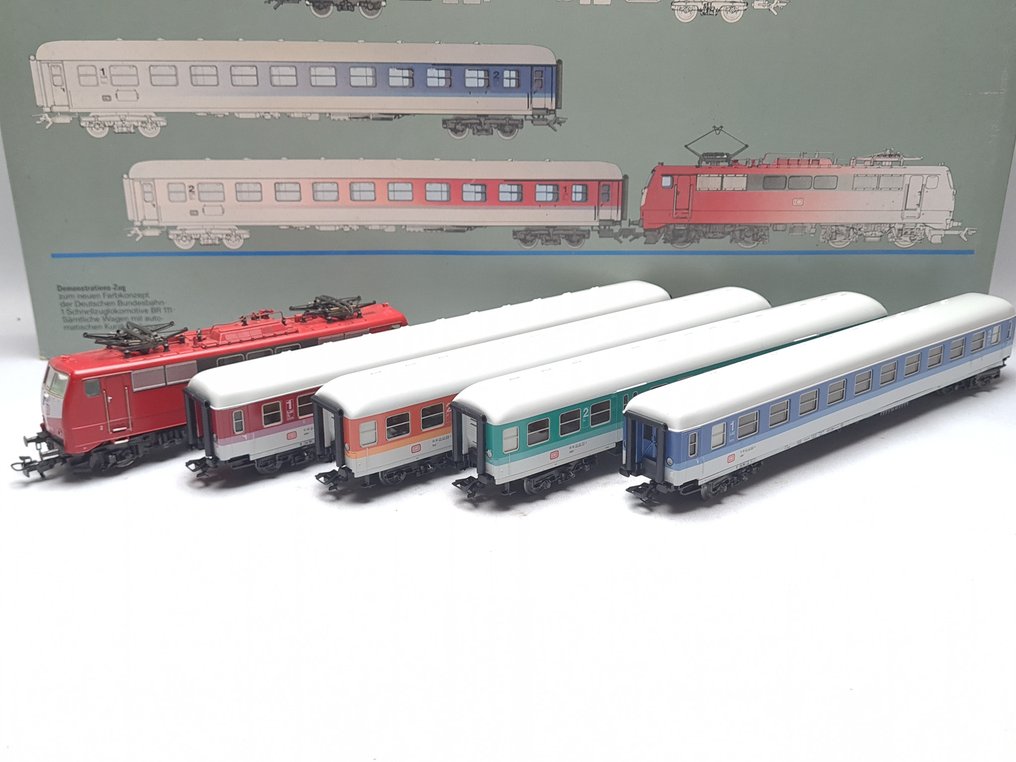 Märklin H0 - 2662 - Togsæt (1) - Femdelt sæt med BR 111 - DB #1.0