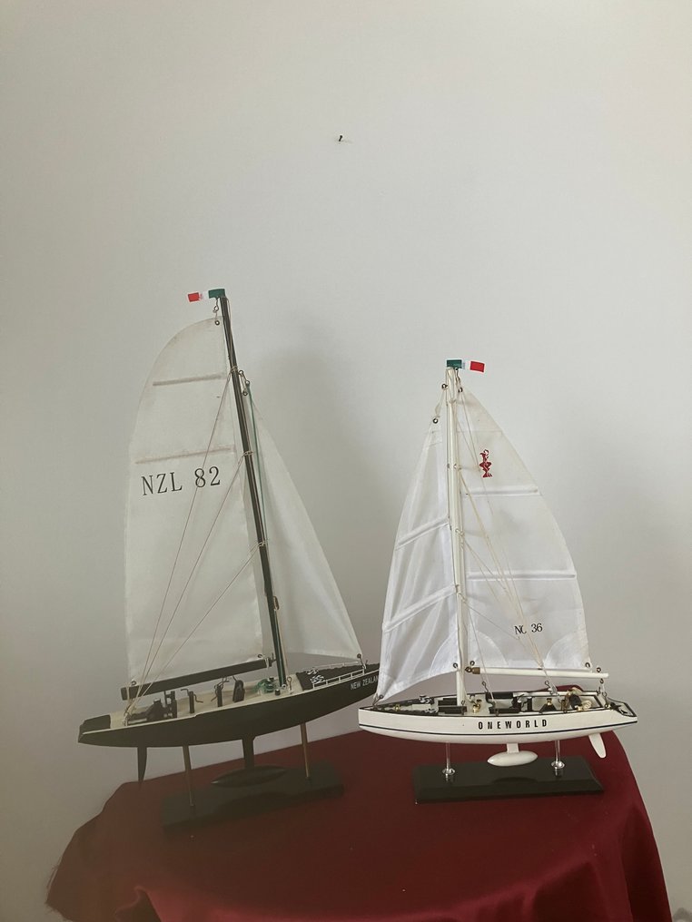 Ναυτικά αντικείμενα  (2) - NLZ-82 One World  36 Lecce - Amboyna- 2 ιστιοπλοϊκοί αγωνιζόμενοι #3.2