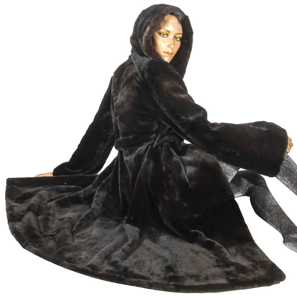 Artisan Furrier - Cappotto di pelliccia #1.0