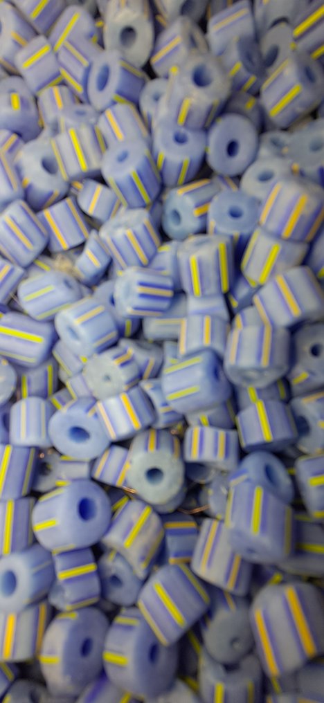 Perle avec des lignes de contour. (Sans prix de réserve) #2.1